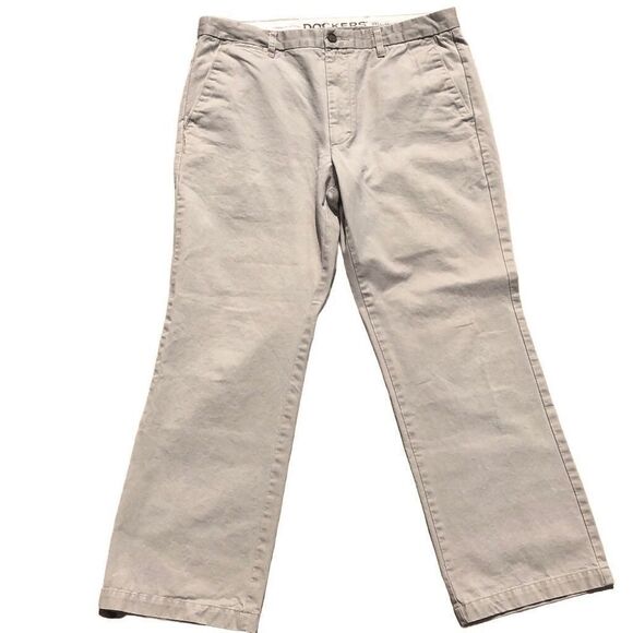 Dockers D3 Men's Beige Classic Fit High Rise Khaki Pants Size 36x32 - Picture 1 of 8